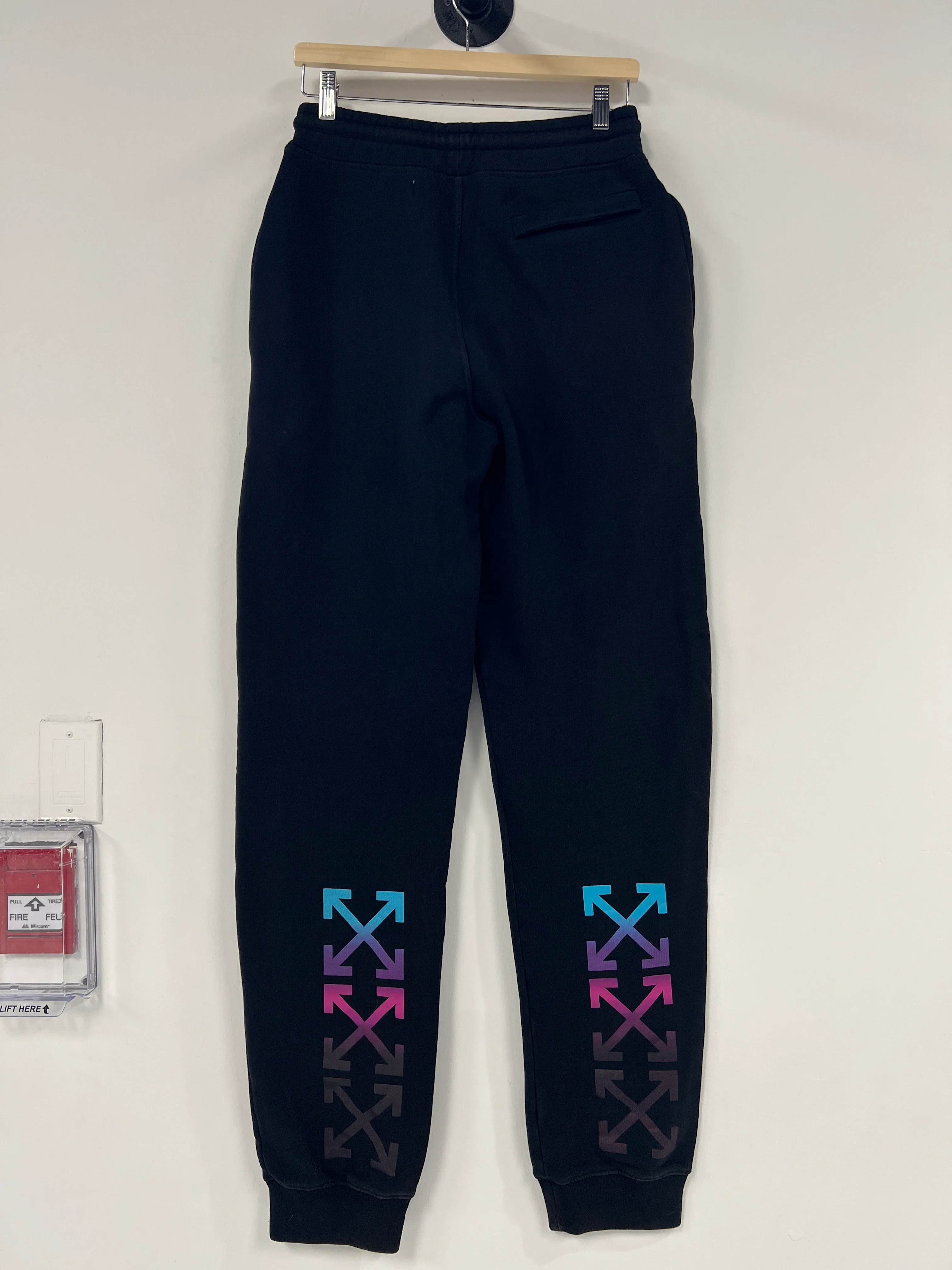 Off White Diagonal Gradient Arrows Black Sweatpants - Image 4