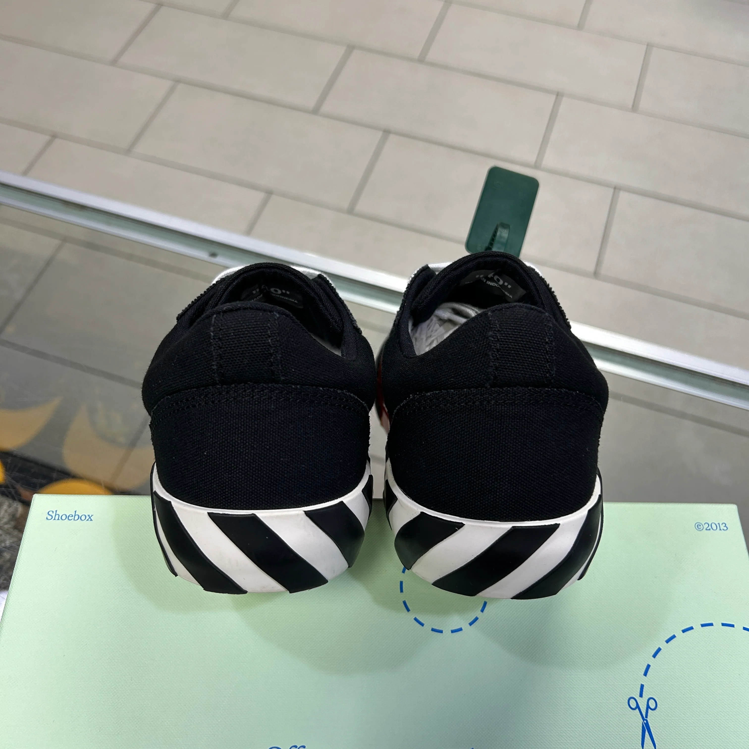 Off White Vulk Low Black Sand - Image 6