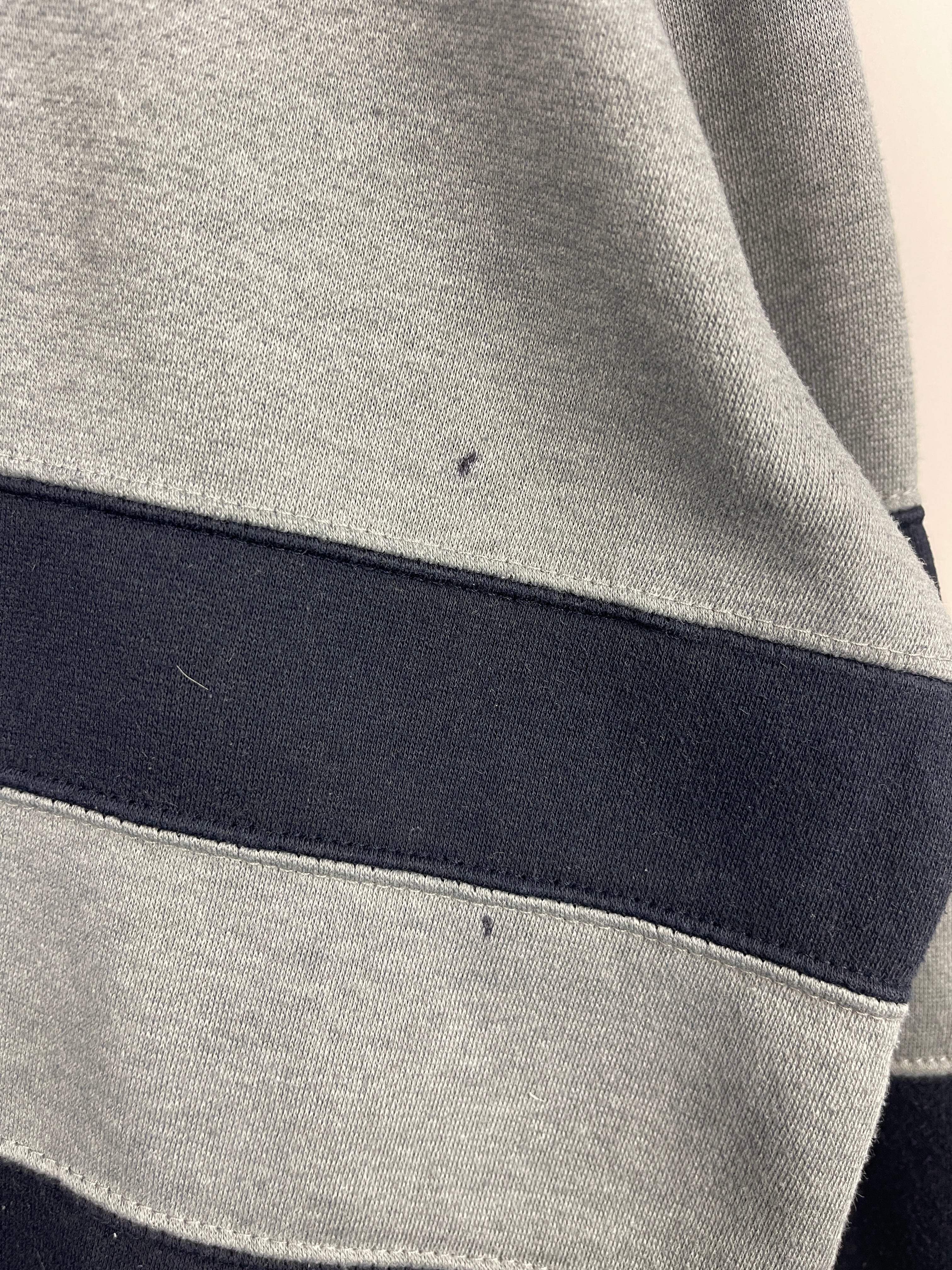 Vintage 90s Guess Jeans Of America Embroidered Grey & Navy Crewneck - Image 5