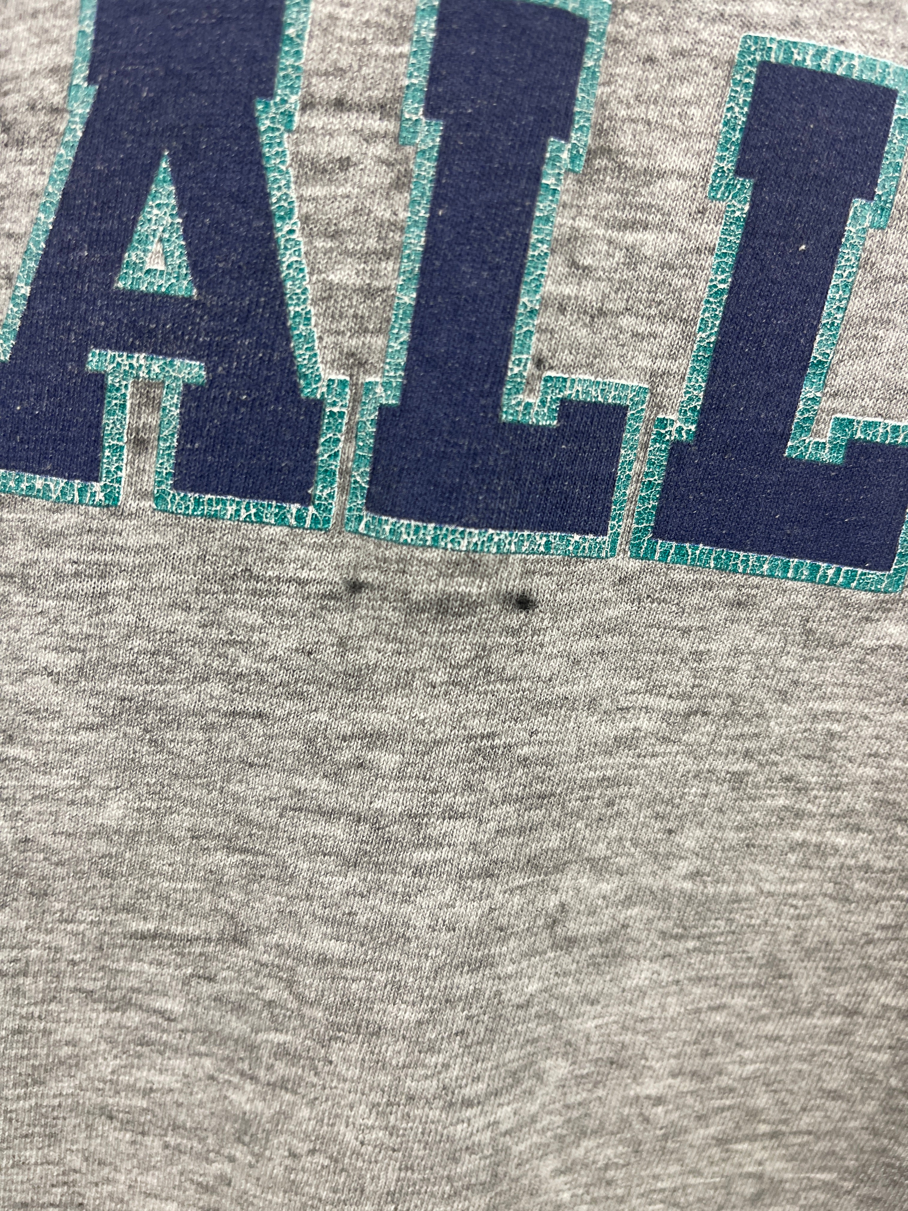 Vintage 90s MLB Seattle Mariners Grey Tee - Image 4
