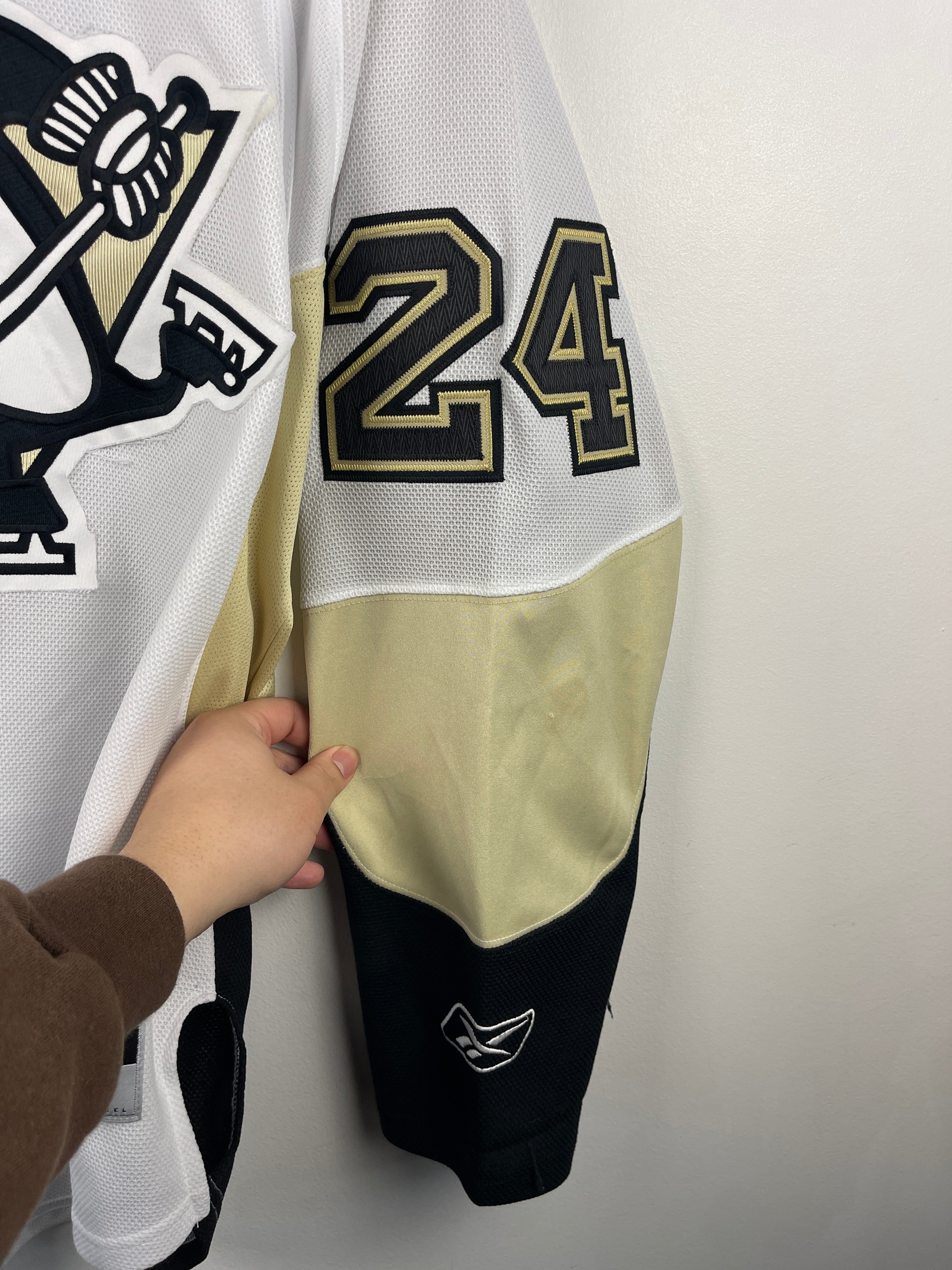 Vintage NHL Reebok Pittsburgh Penguins Matt Cooke White Hockey Jersey - Image 5