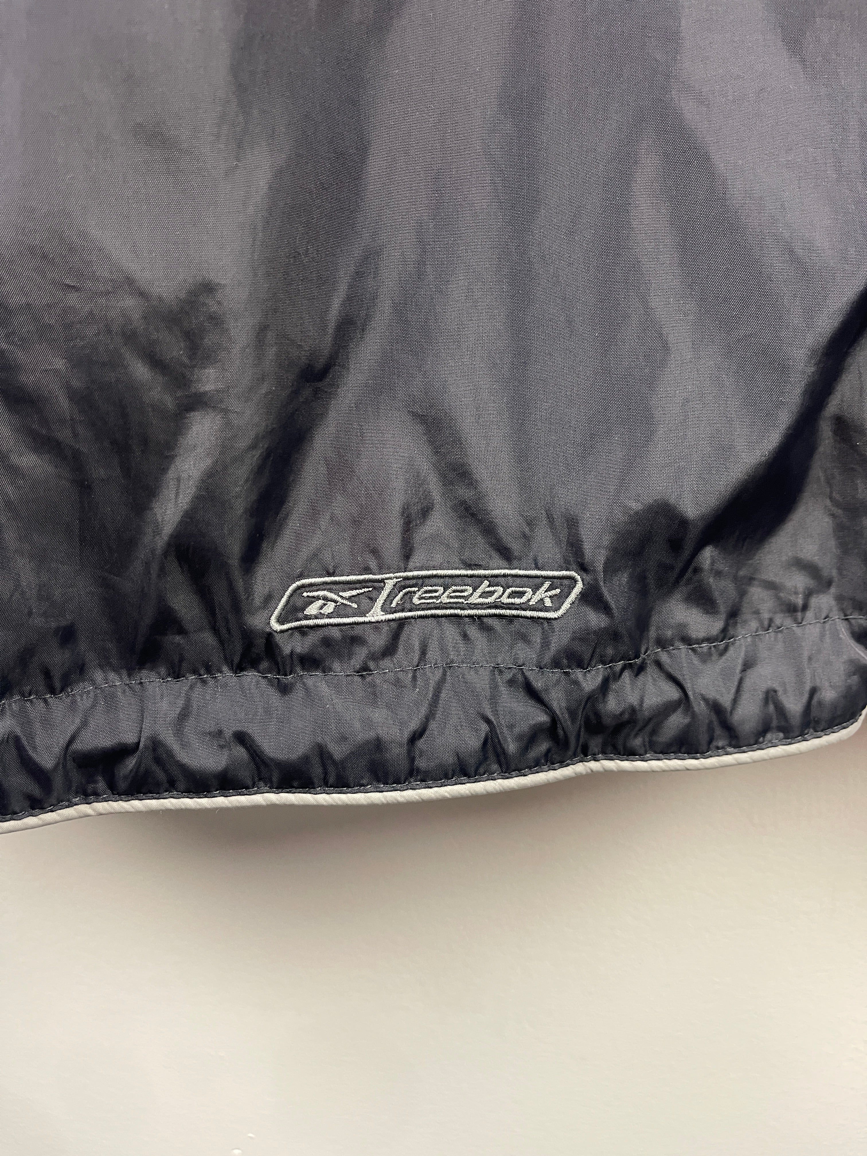 Vintage Reebok Allen Iverson I3 Black & Grey Windbreaker - Image 5